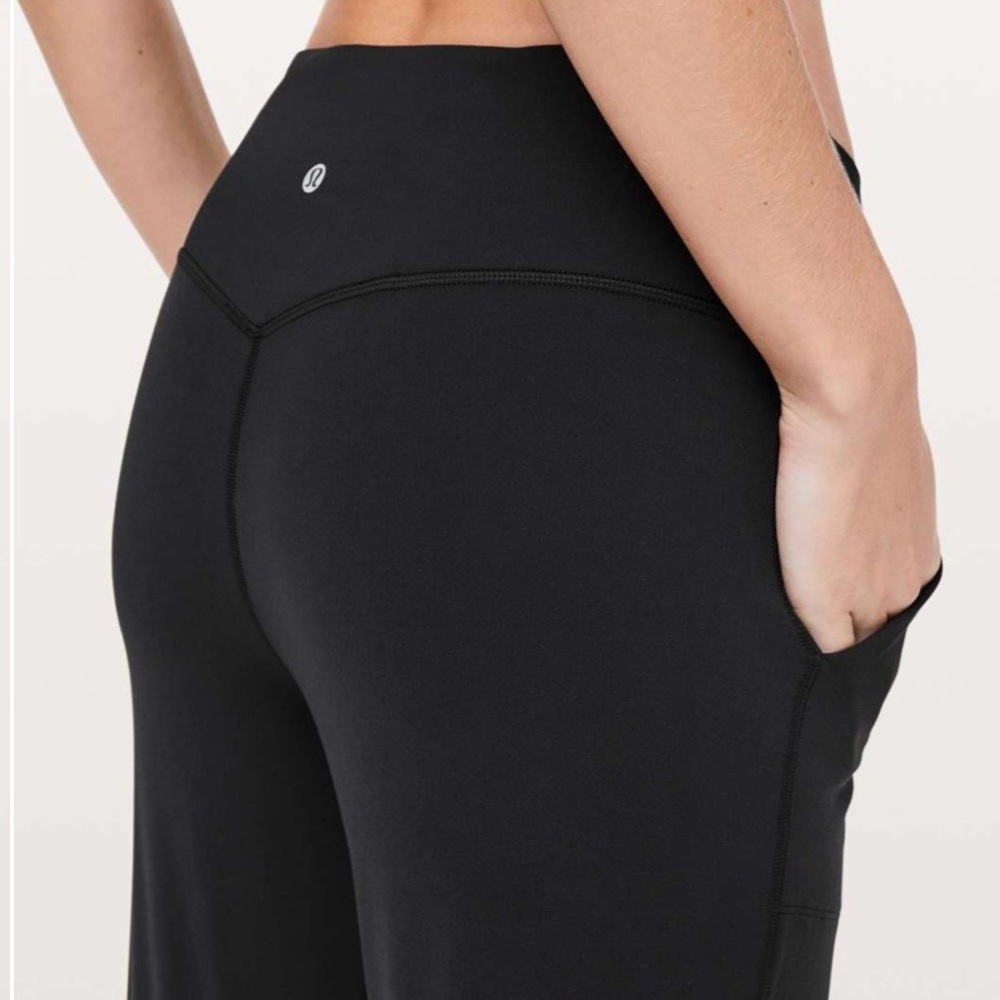 Lululemon Align Jogger Crop SZ 4 BLK Yoga Workout Gym Stretch Lightweight Nulu - Picture 2 of 9